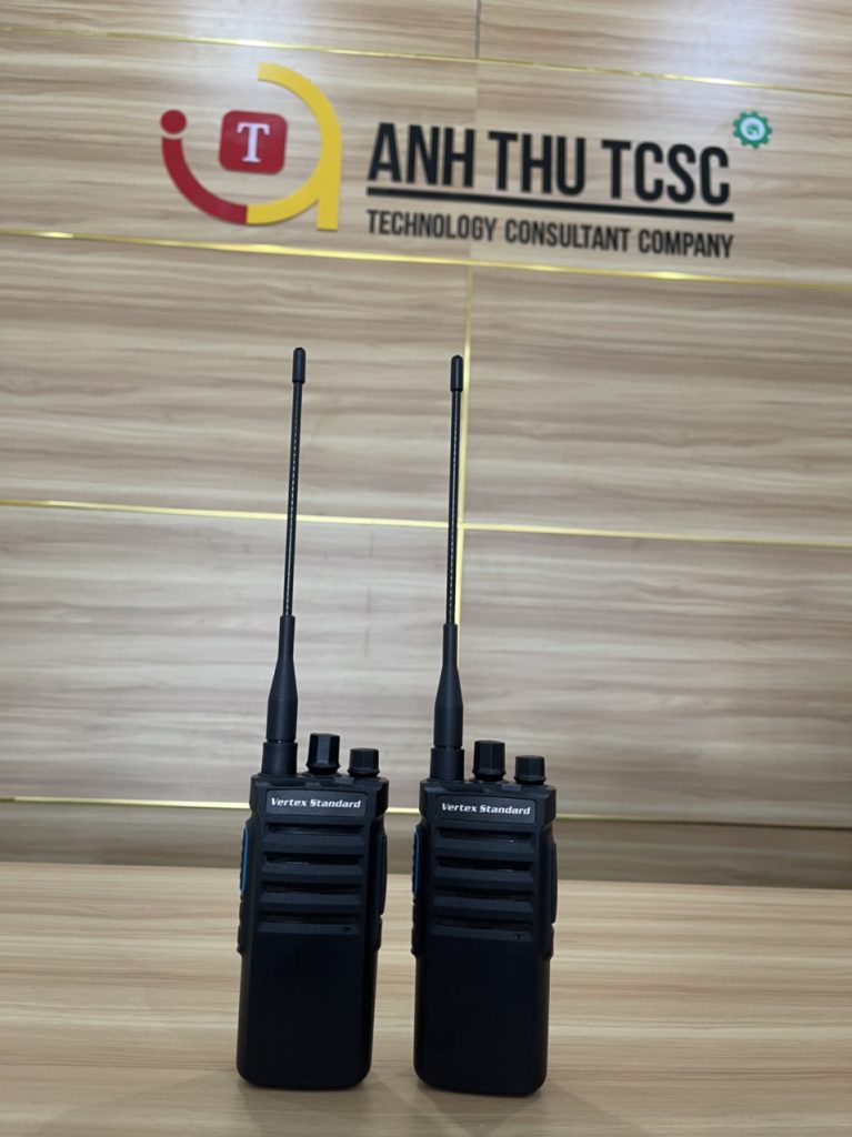 Máy bộ đàm motorola Vx-451