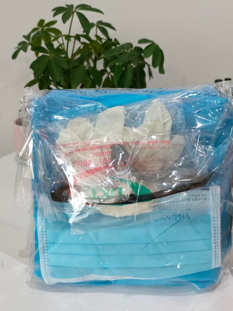 Quần áo bảo hộ y tế chống dịch