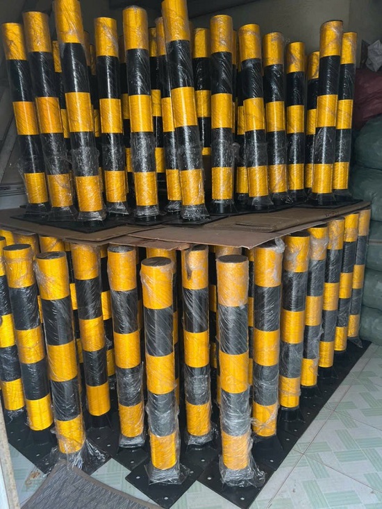 Bán trụ phản quang phát sáng