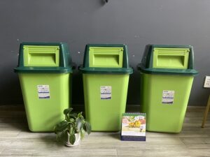gia-ban-thung-dung-rac-nhua